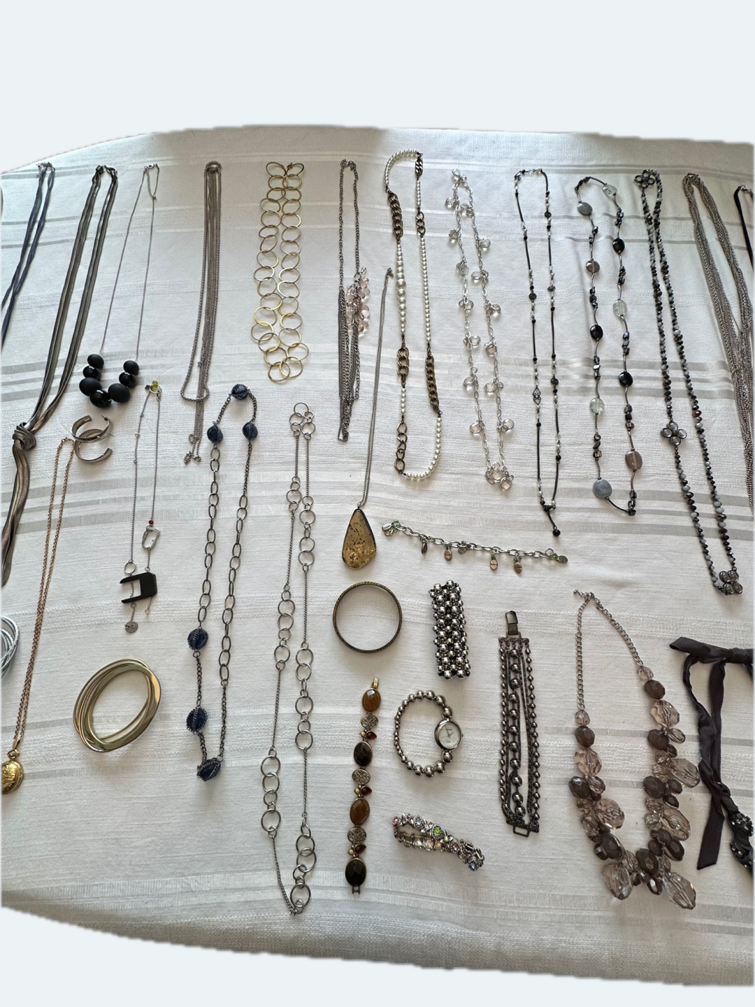 Mixed Lot of Necklaces & Jewellery - photo 2
