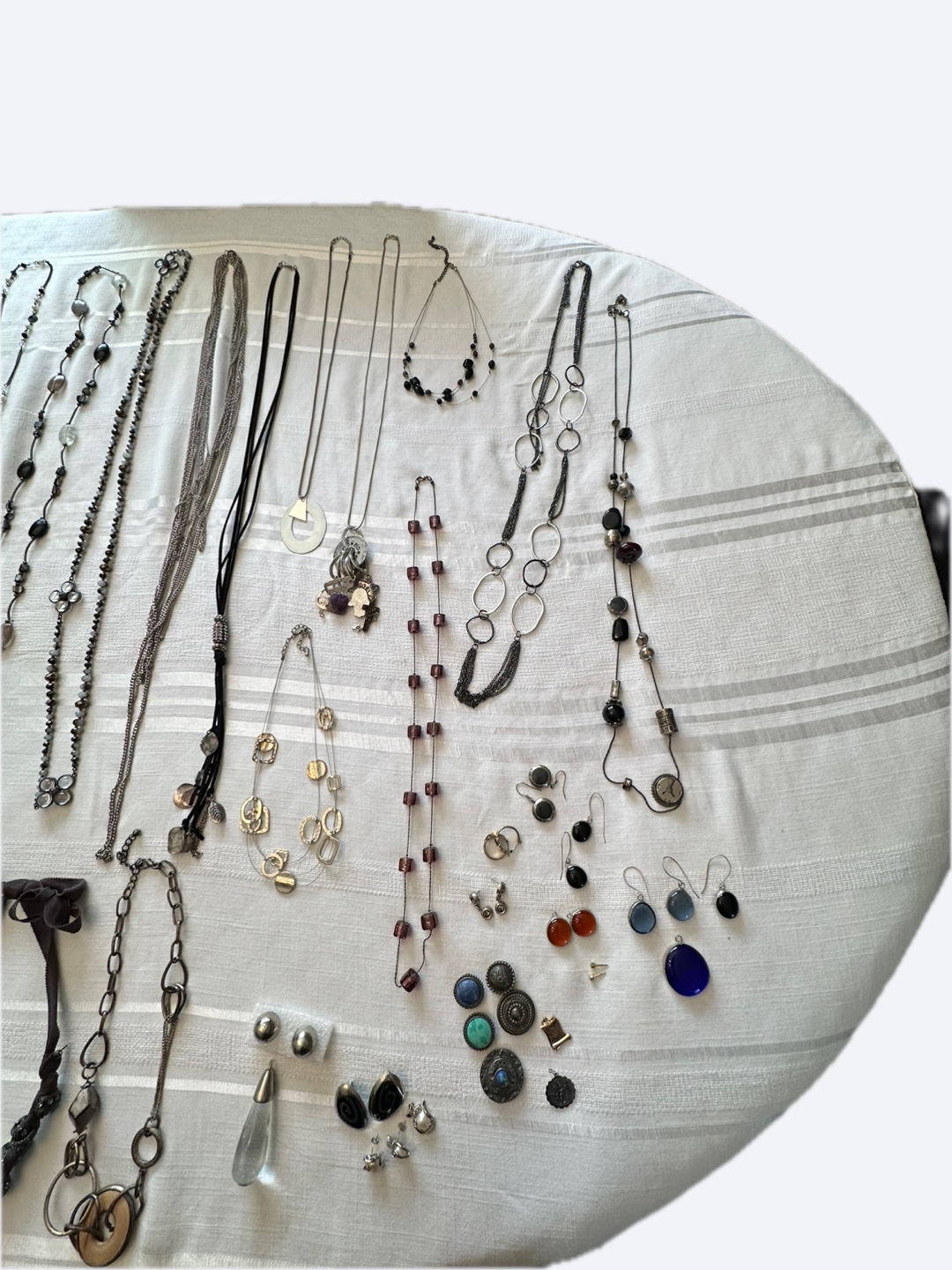 Mixed Lot of Necklaces & Jewellery - photo 4