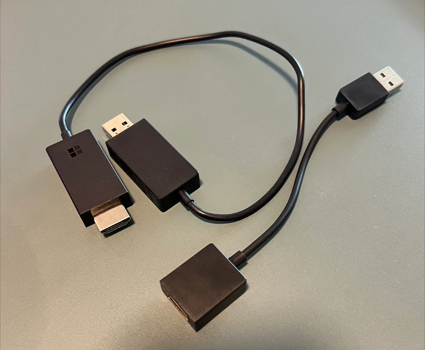 Microsoft Wireless HDMI Display Adapter - Model 1733 thumbnail