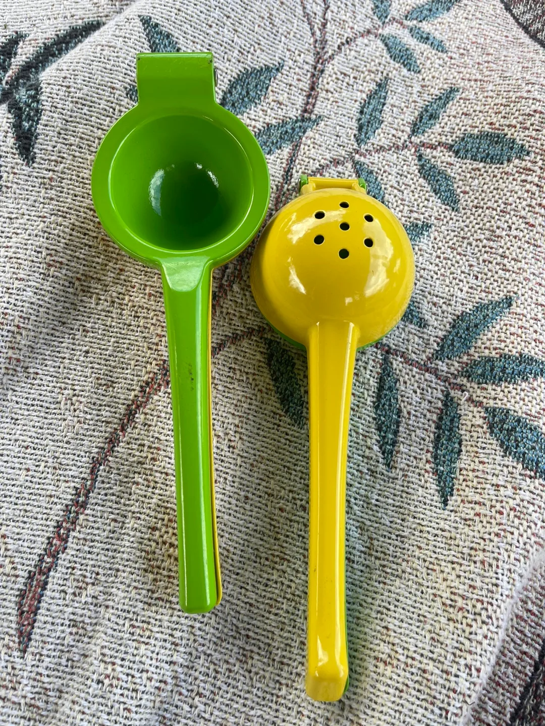 Lemon/Lime Squeezer Set (2) thumbnail