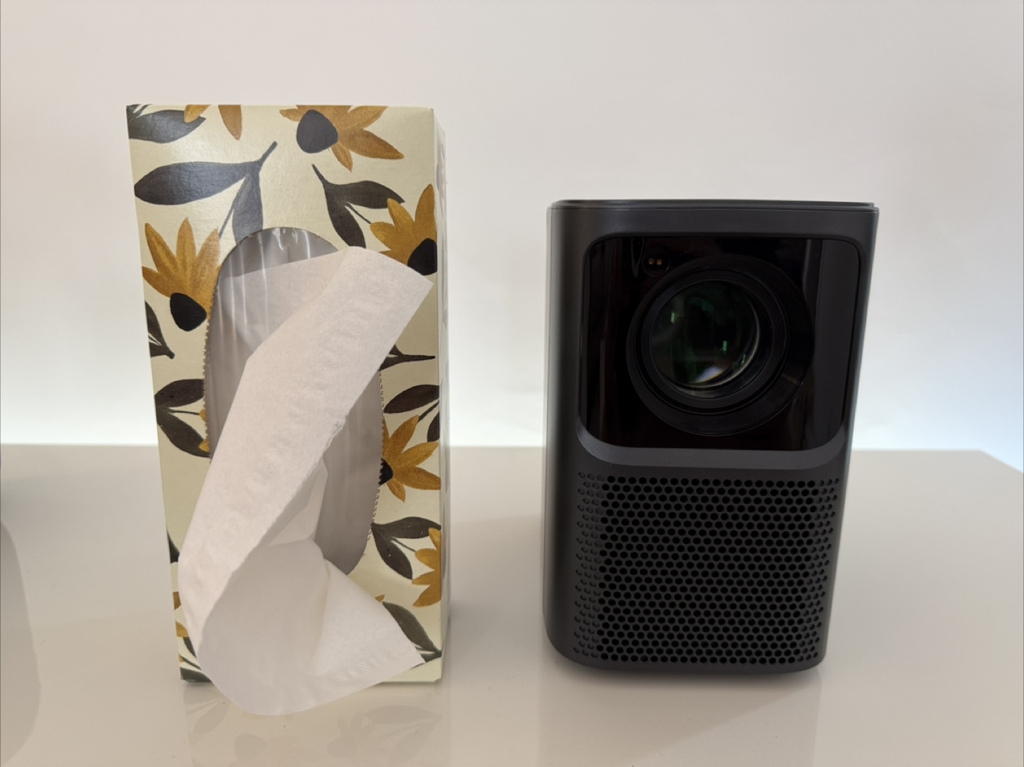 Emotn N1 Smart Portable Projector - photo 4