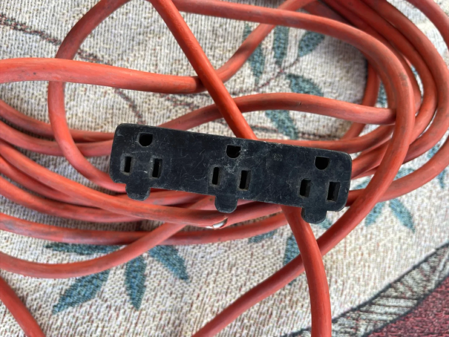 Orange Extension Cord with Triple Outlet image indicator(3)