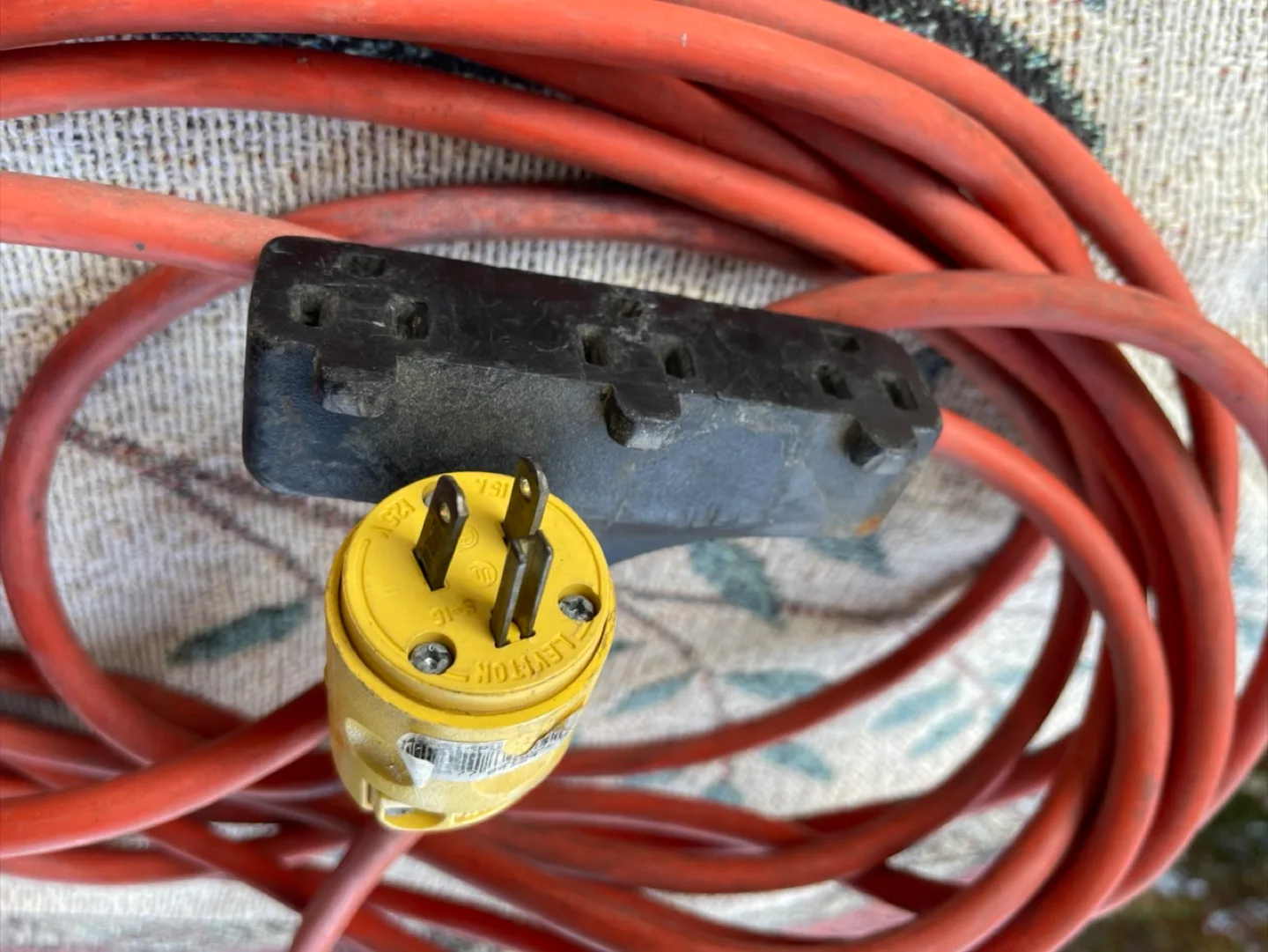 Orange Extension Cord with Triple Outlet image indicator(2)