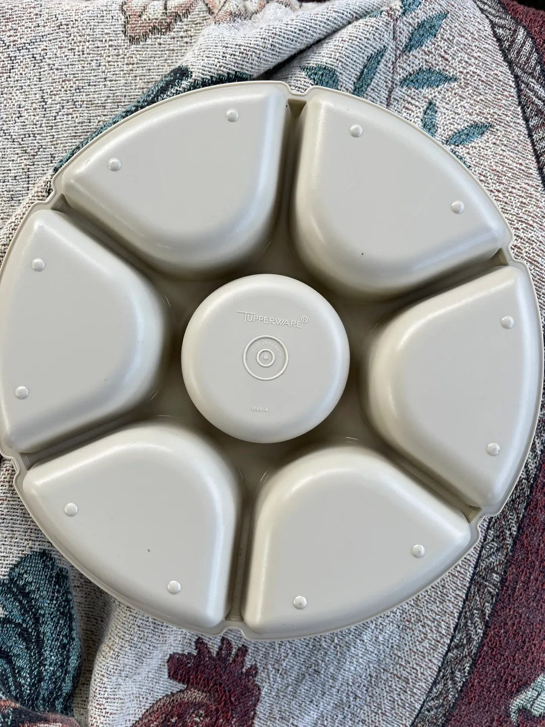 Tupperware Divided Serving Dish image indicator(2)