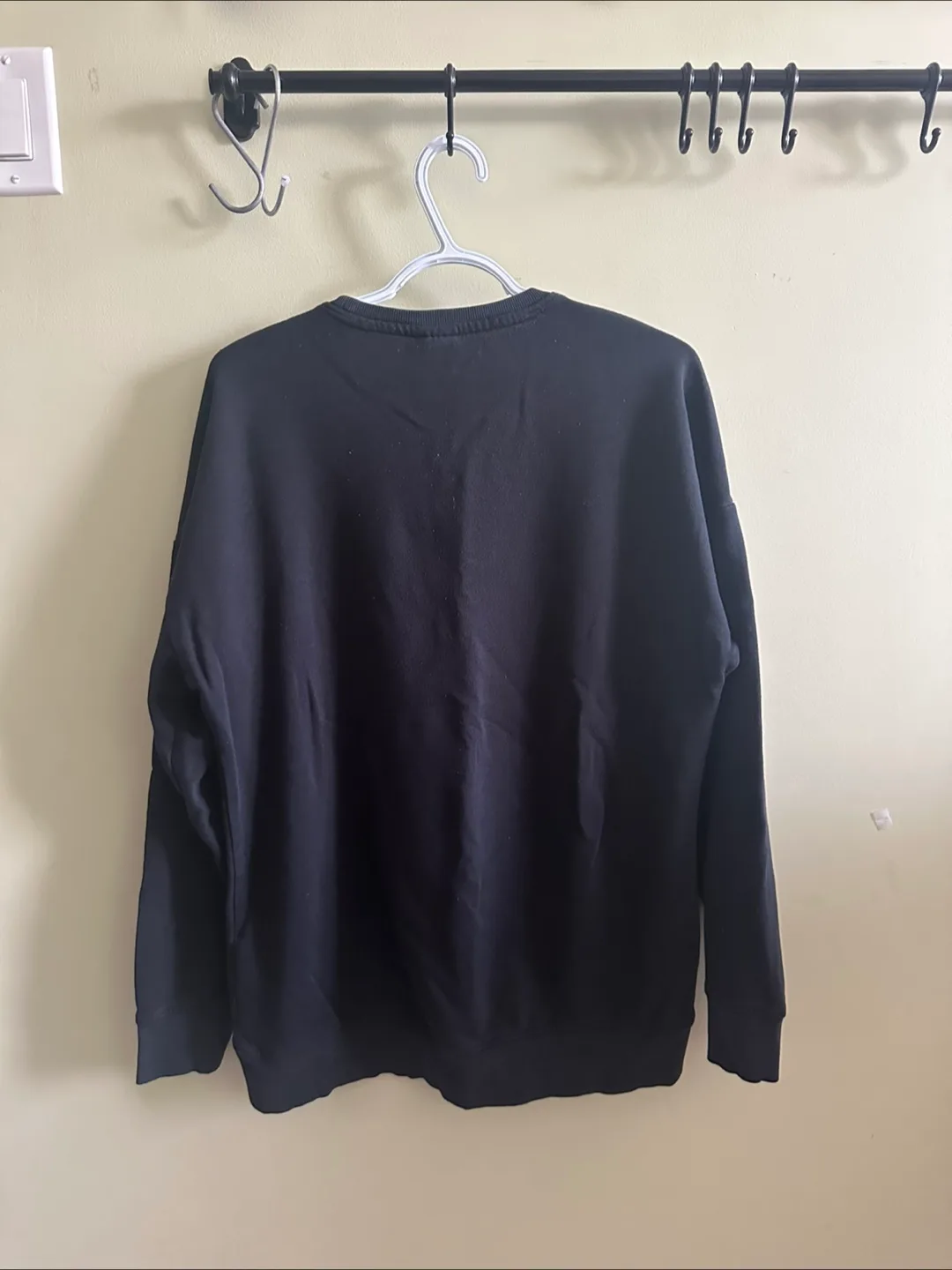 Mens Gymshark Black Long Sleeve Workout Shirt image indicator(3)