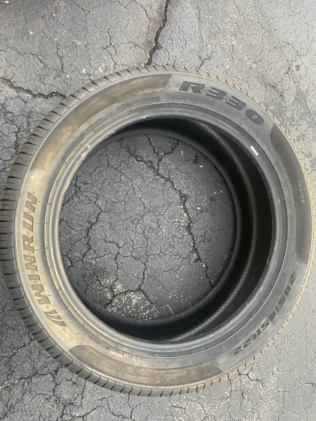 Winrun R330 285/45R22 Tire thumbnail