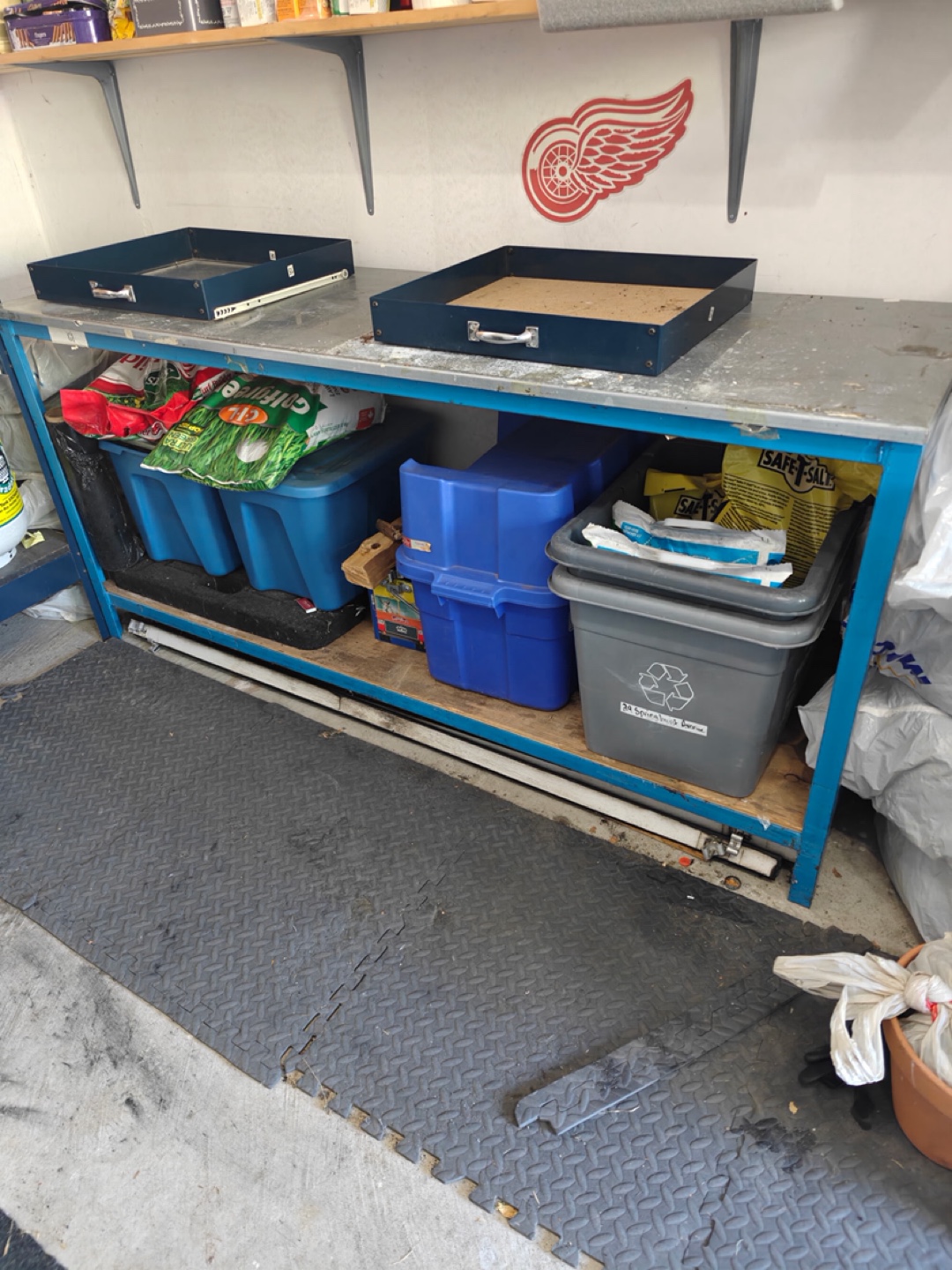 Tool bench table