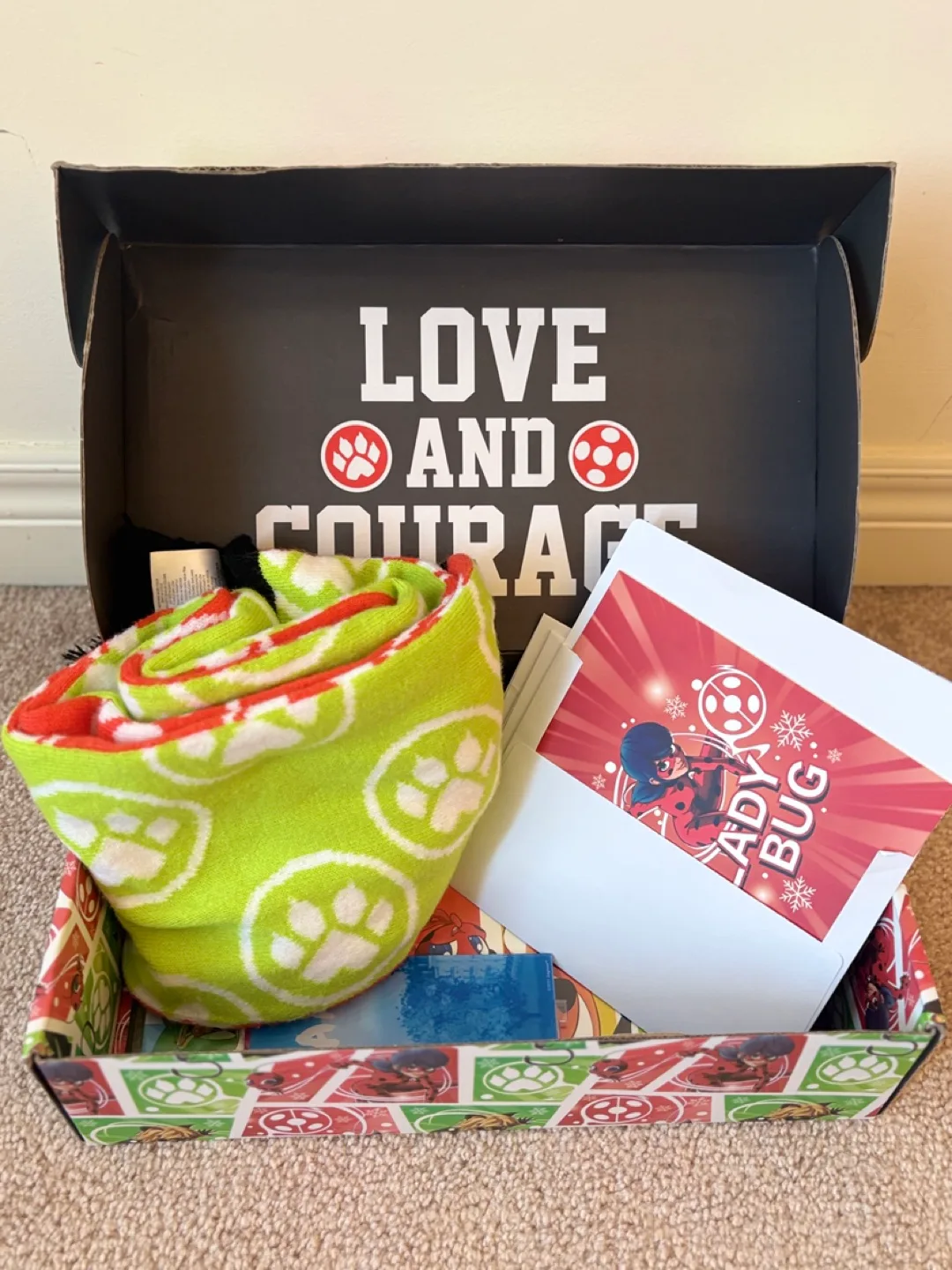 Miraculous Ladybug Box with Scarf & Cards thumbnail