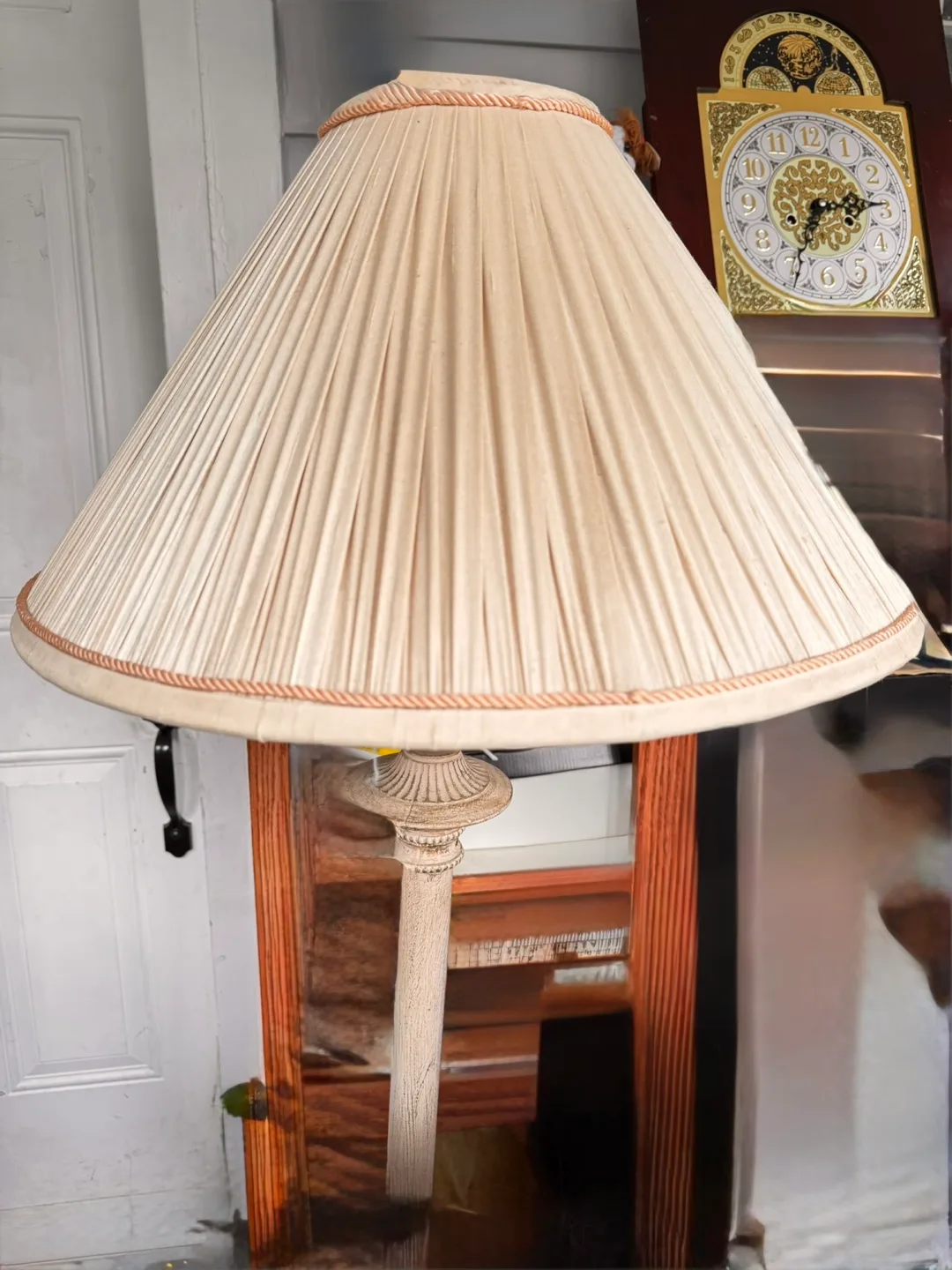 Vintage Beige Floor Lamp image indicator(5)