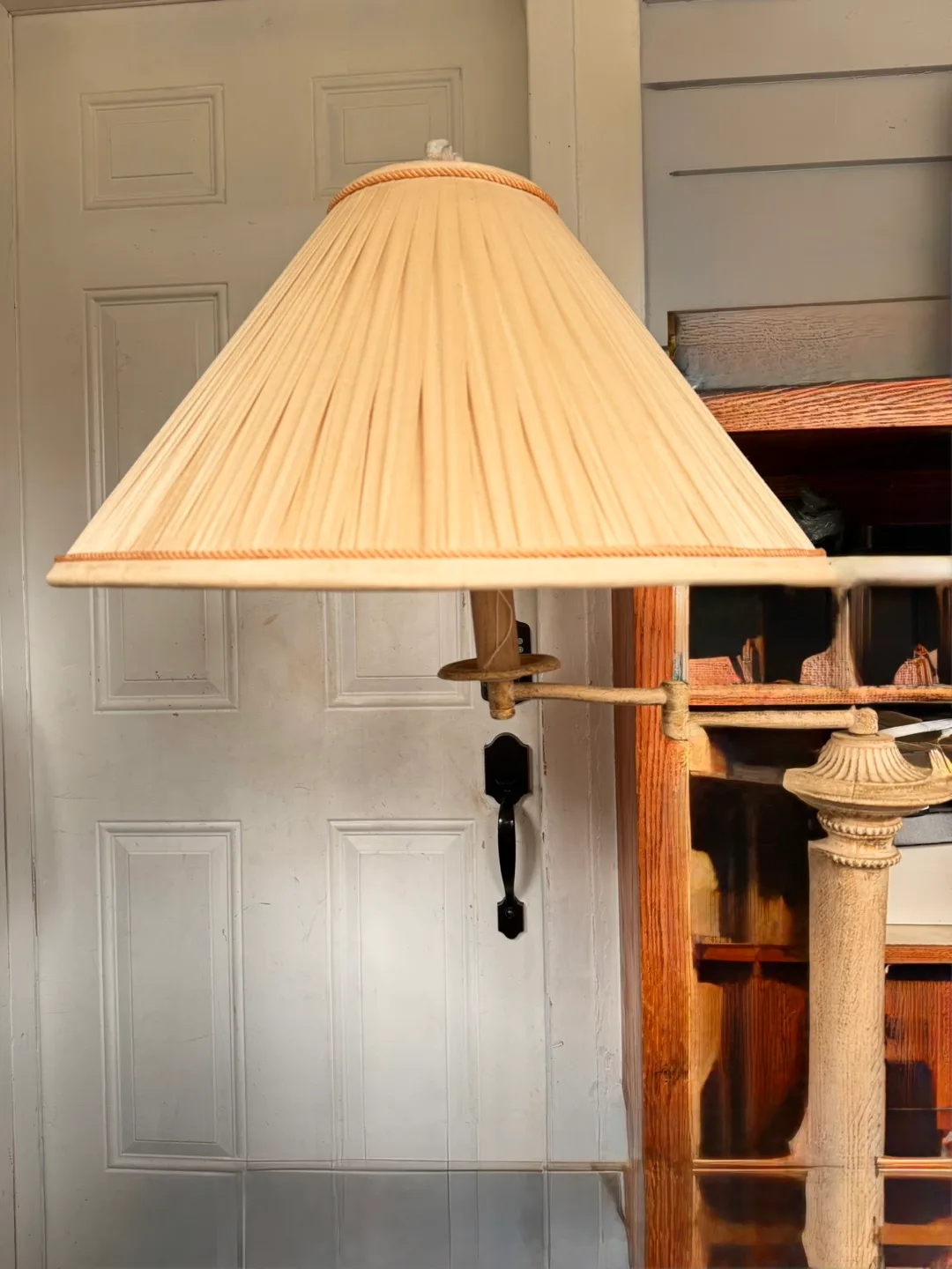 Vintage Beige Floor Lamp image indicator(4)