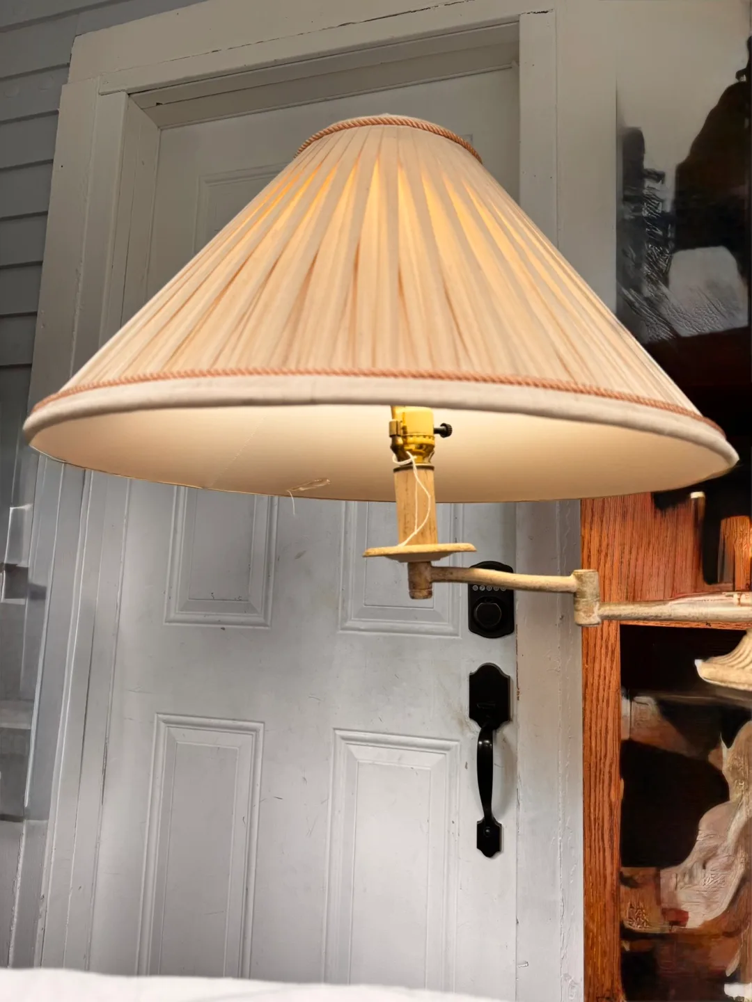 Vintage Beige Floor Lamp image indicator(2)