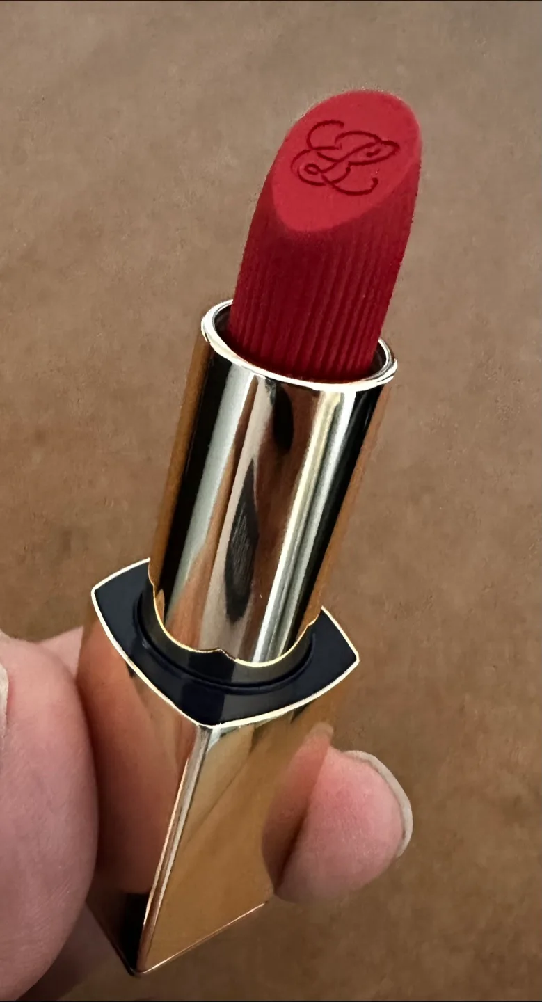 Lipstick Lot: Estee Lauder,Clinique, MAC image indicator(2)