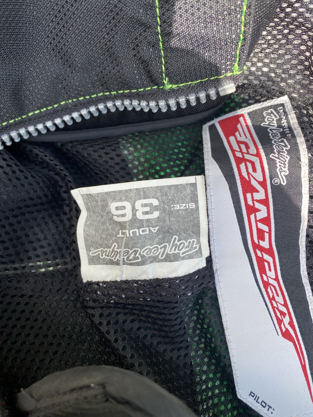 Troy Lee Designs Adult Size 36 & L Gear Set - photo 2