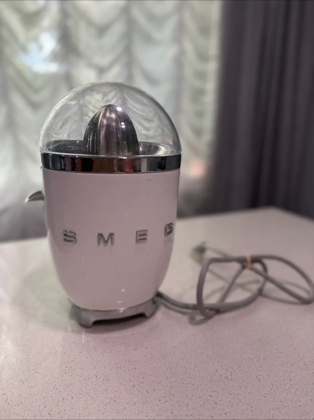 Smeg Citrus Juicer - White thumbnail