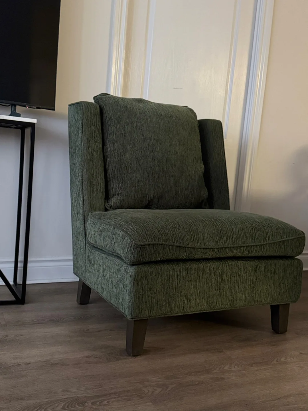 Green single sofa thumbnail