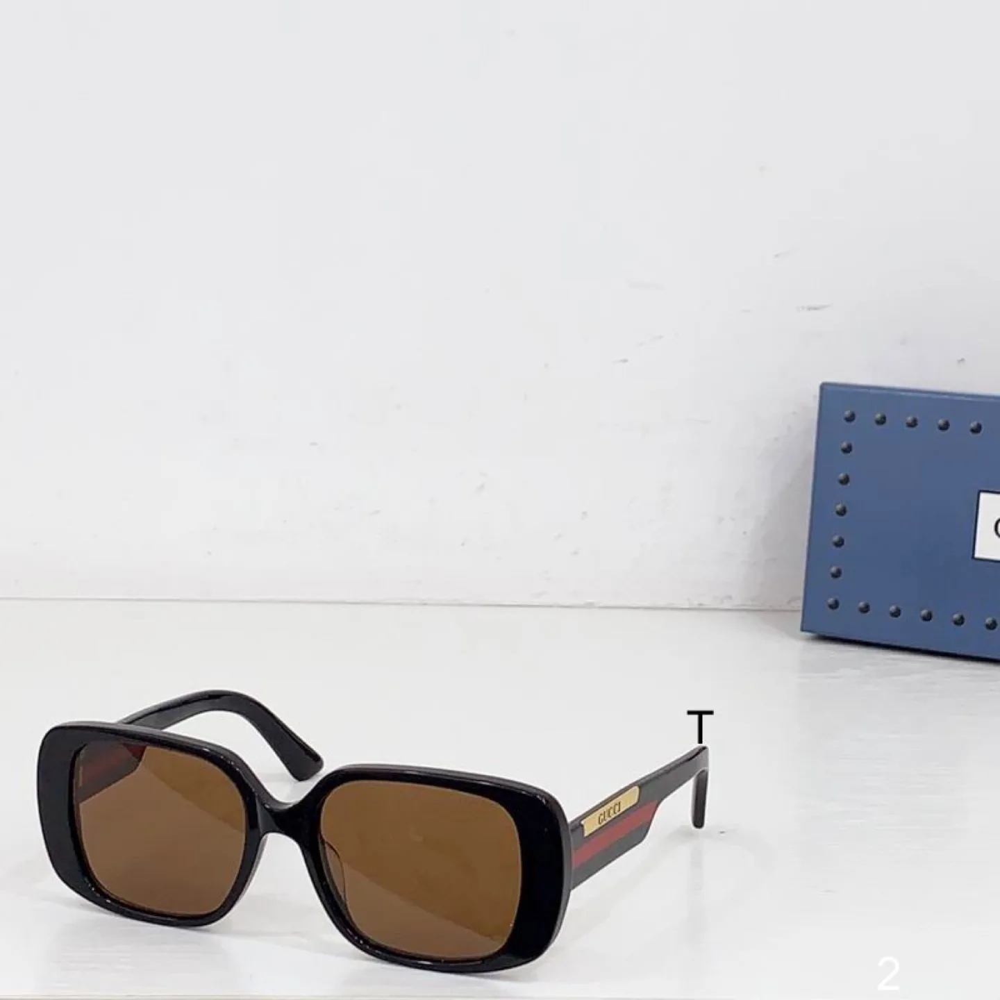 Gucci Sunglasses Black with Case thumbnail