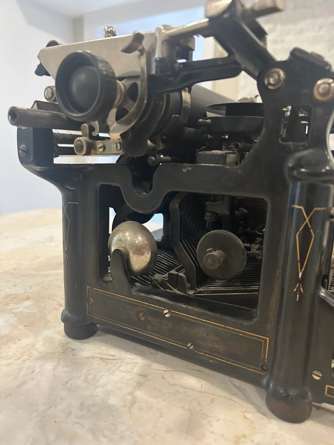 Underwood Standard 1920s Typewriter No. 5 image indicator(2)