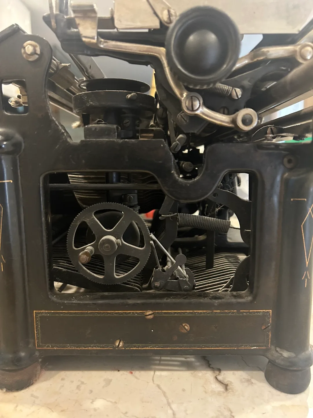 Underwood Standard 1920s Typewriter No. 5 image indicator(3)