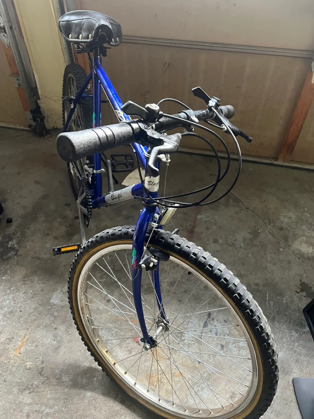26 “Vintage Blue Blazer Mountain Bike thumbnail