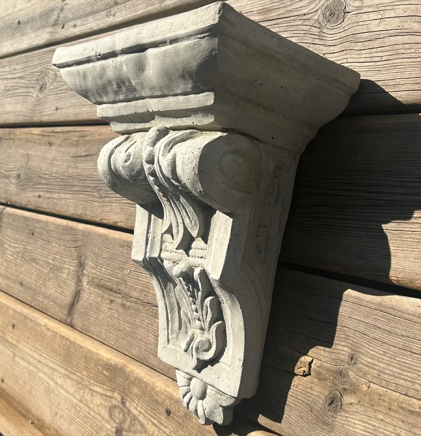 Decorative Concrete garden planter sconce image indicator(2)