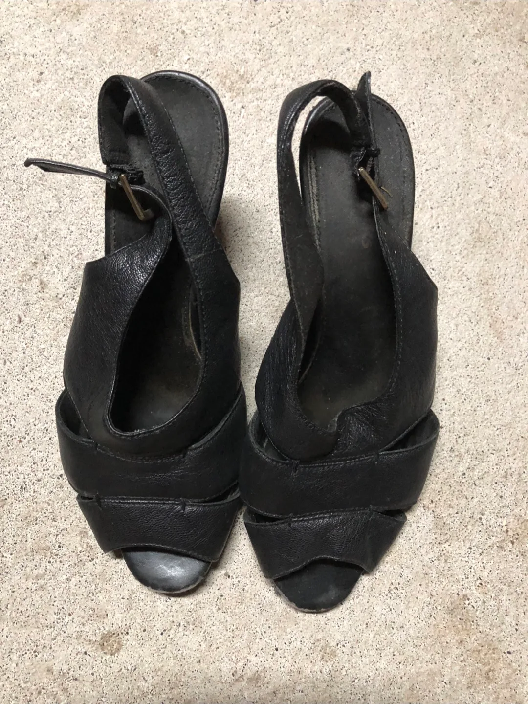 🇨🇦🆓Clarks Black Leather Heels - Size 8.5M🇨🇦 thumbnail