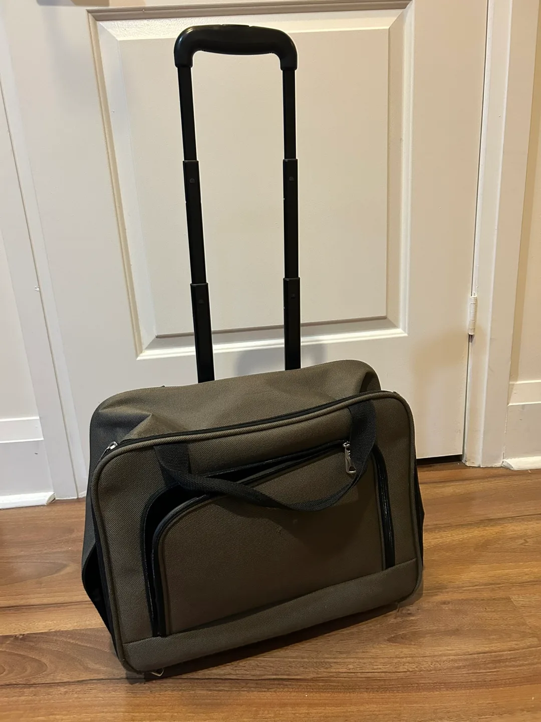 Rolling Suitcase Carry-On Luggage thumbnail