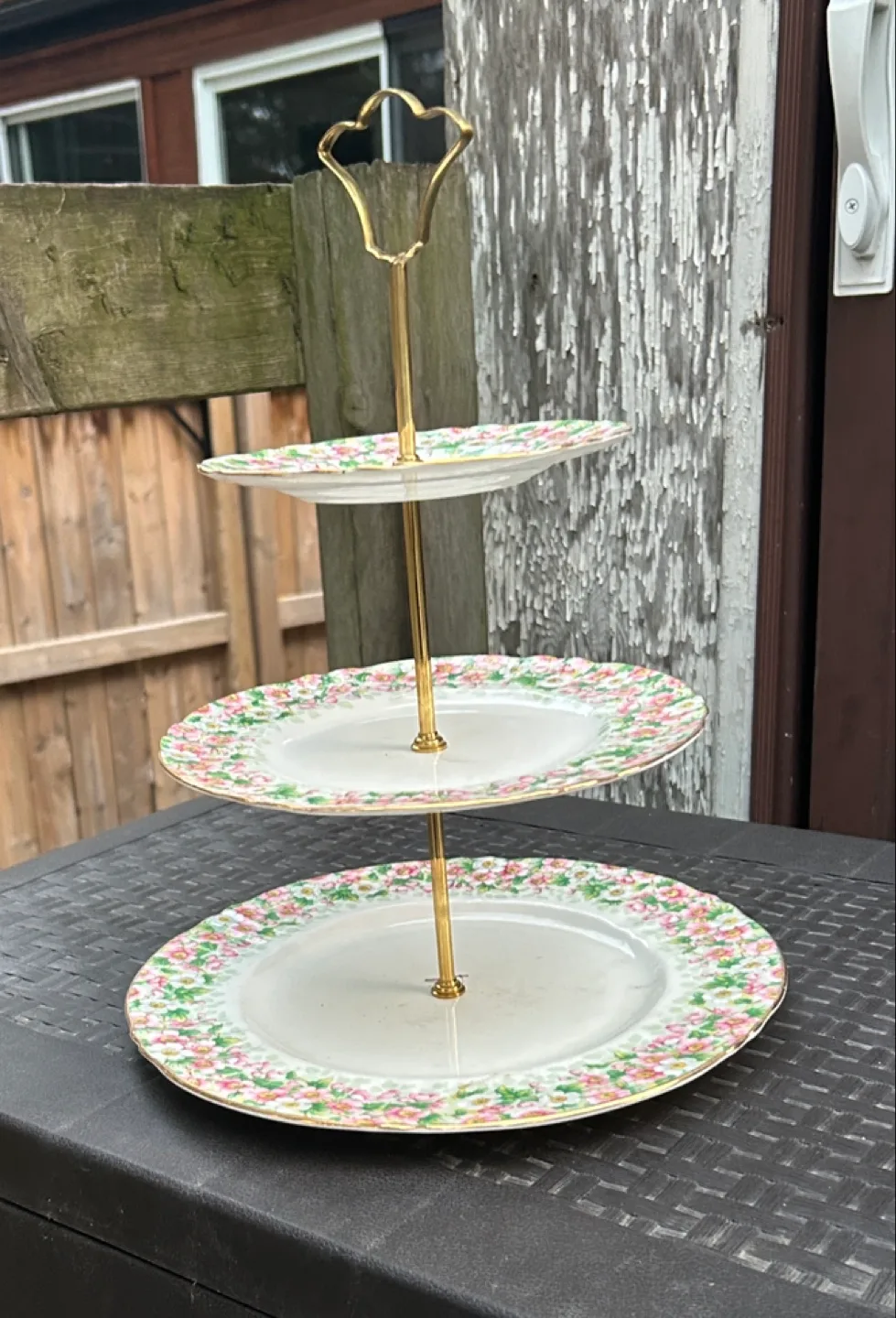 Floral 3-Tiered Dessert Stand thumbnail