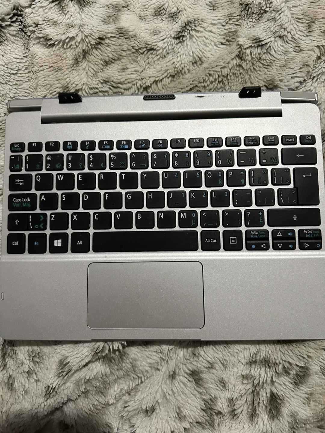 Acer Aspire Switch 10 - Cracked Screen image indicator(3)