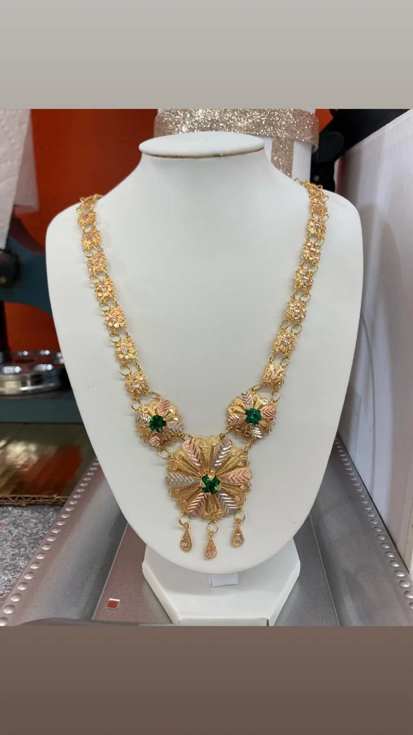 Elegant Real Gold 10k Tone Floral Necklace thumbnail