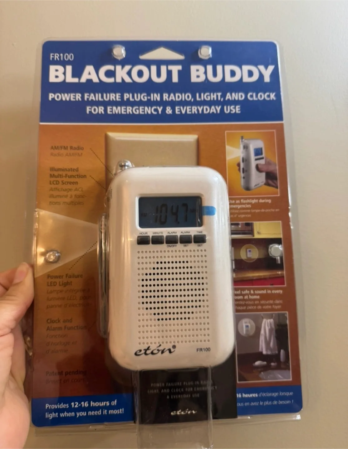 🇨🇦🍁Eton Blackout Buddy FR100 Plug-in Radio thumbnail