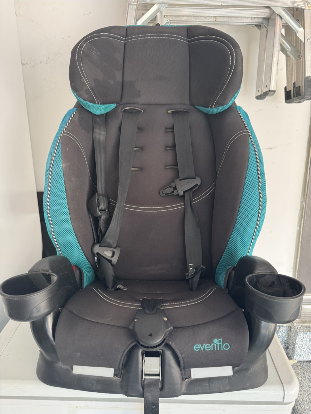 Evenflo Car Seat - Black and Teal