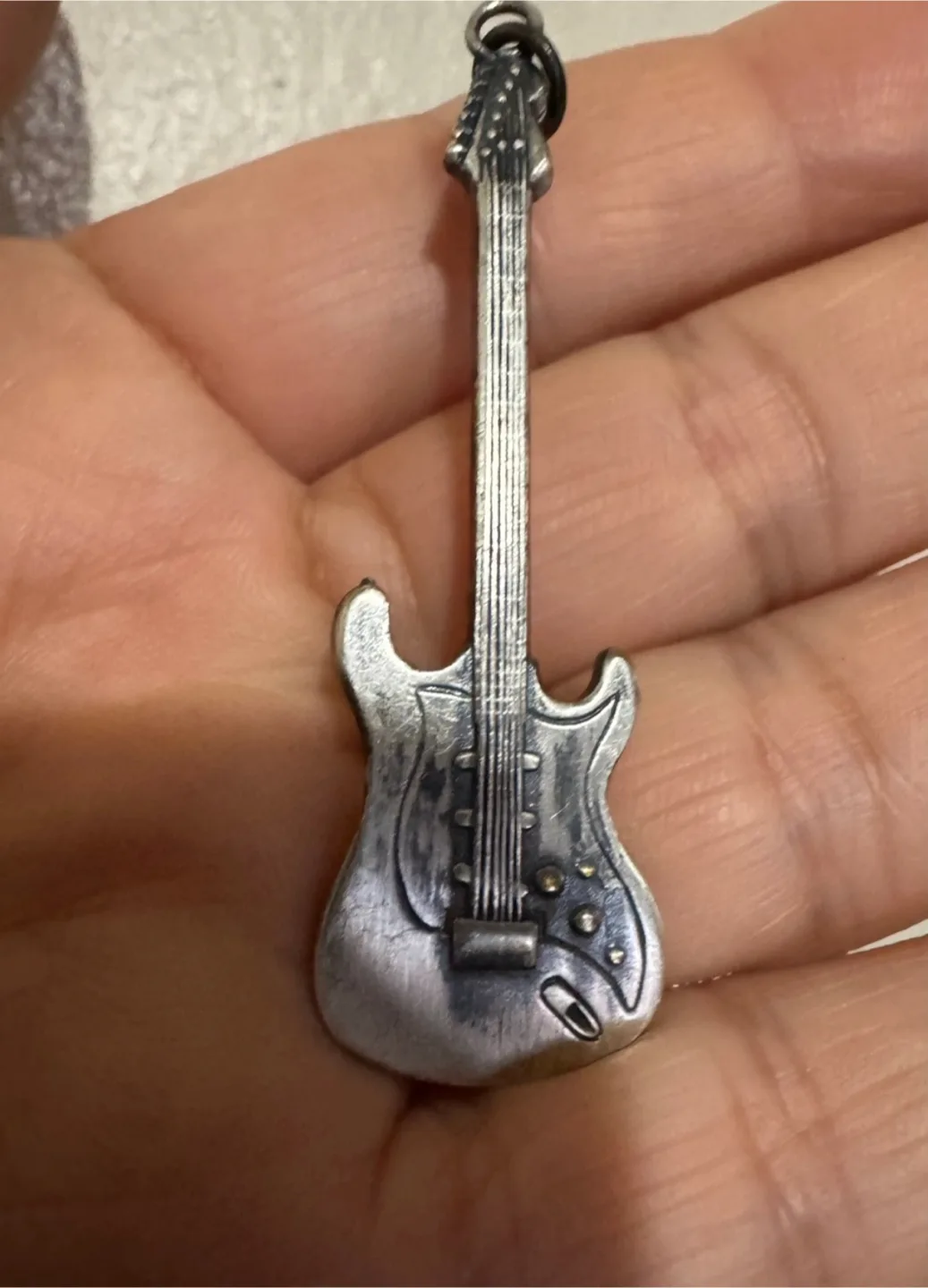 🇨🇦🍁Guitar Pendant Made in Japan thumbnail