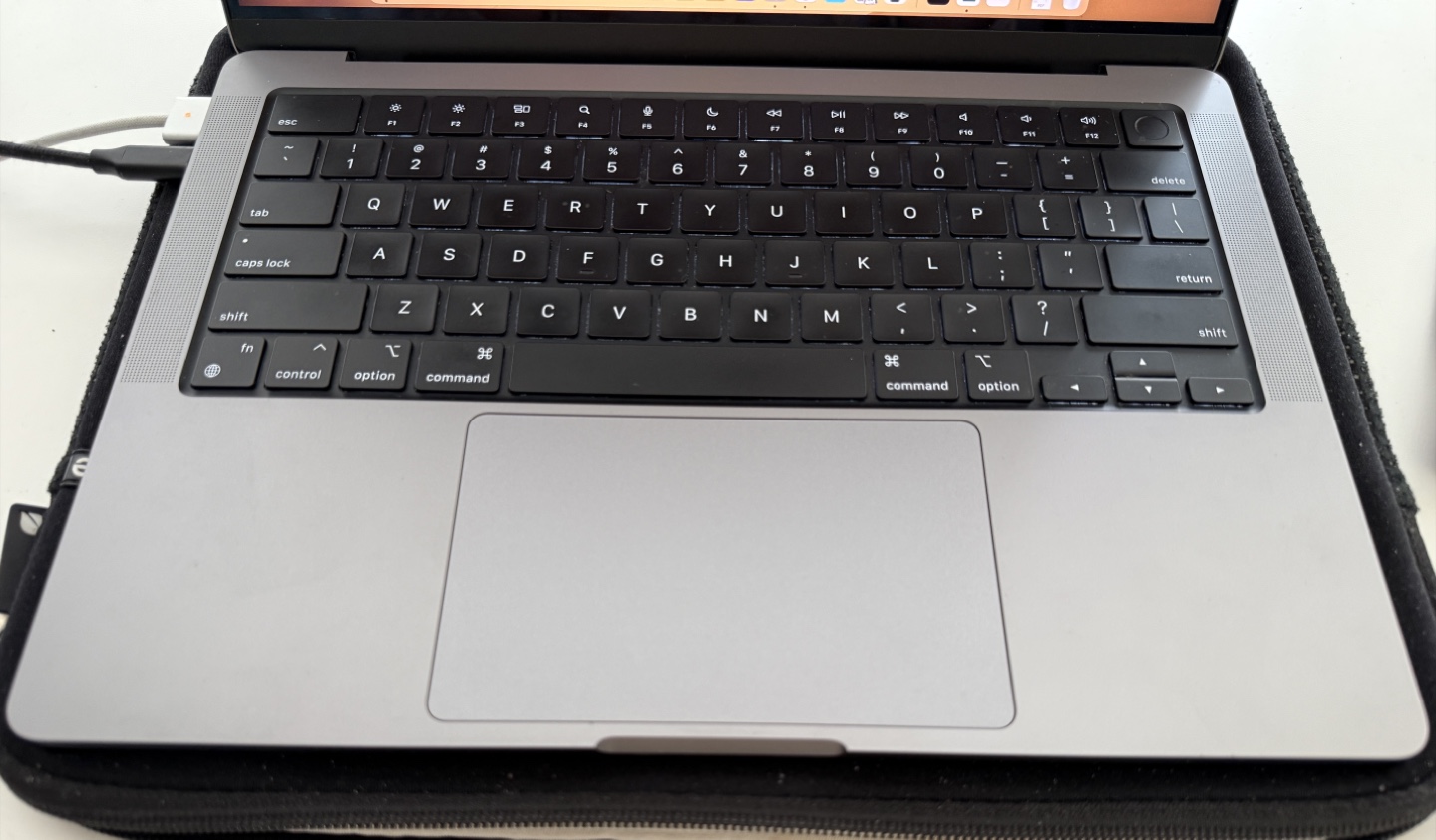 MacBook Pro 14” (2021) M1 Max - photo 3