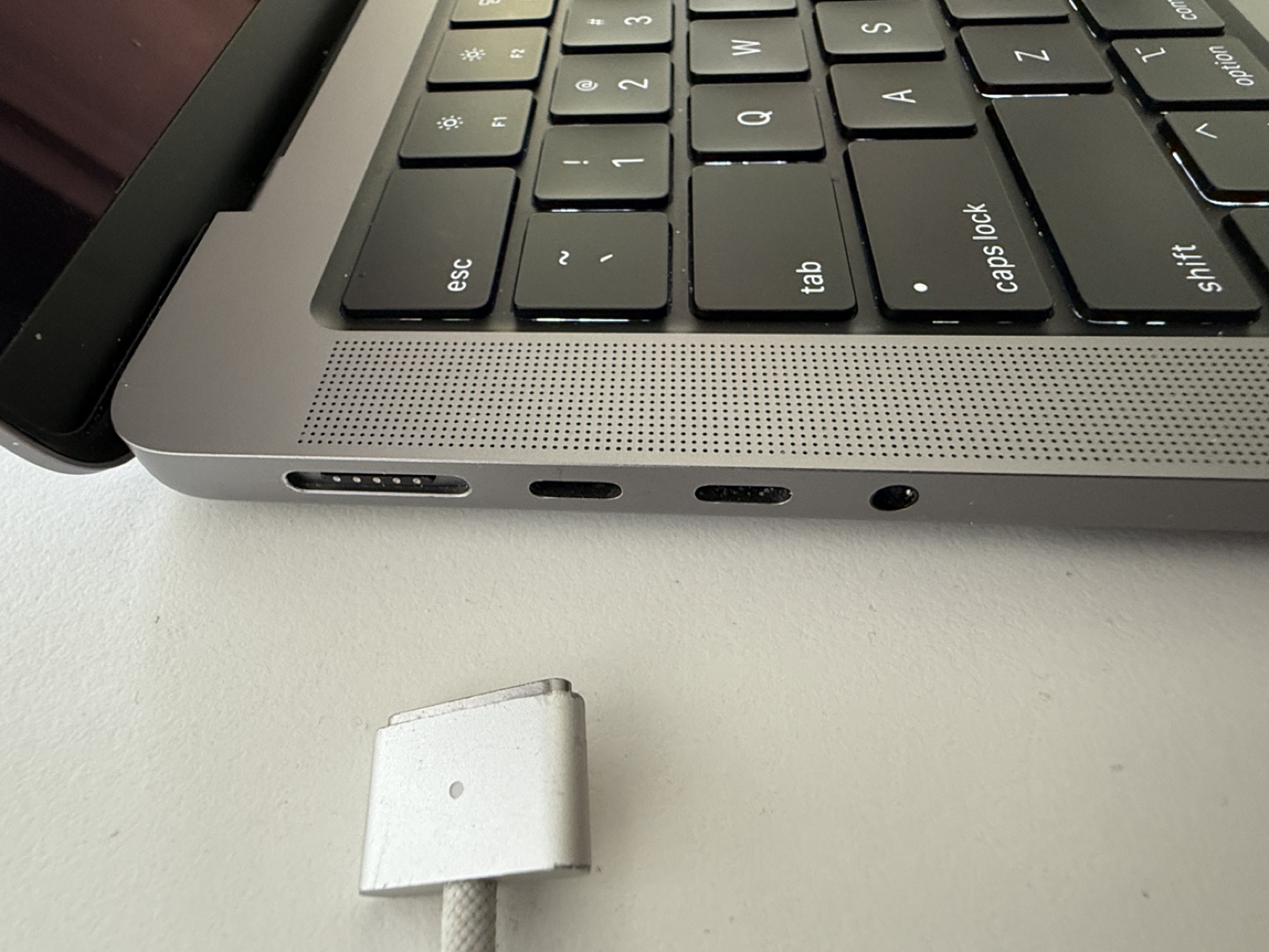 MacBook Pro 14” (2021) M1 Max - photo 4