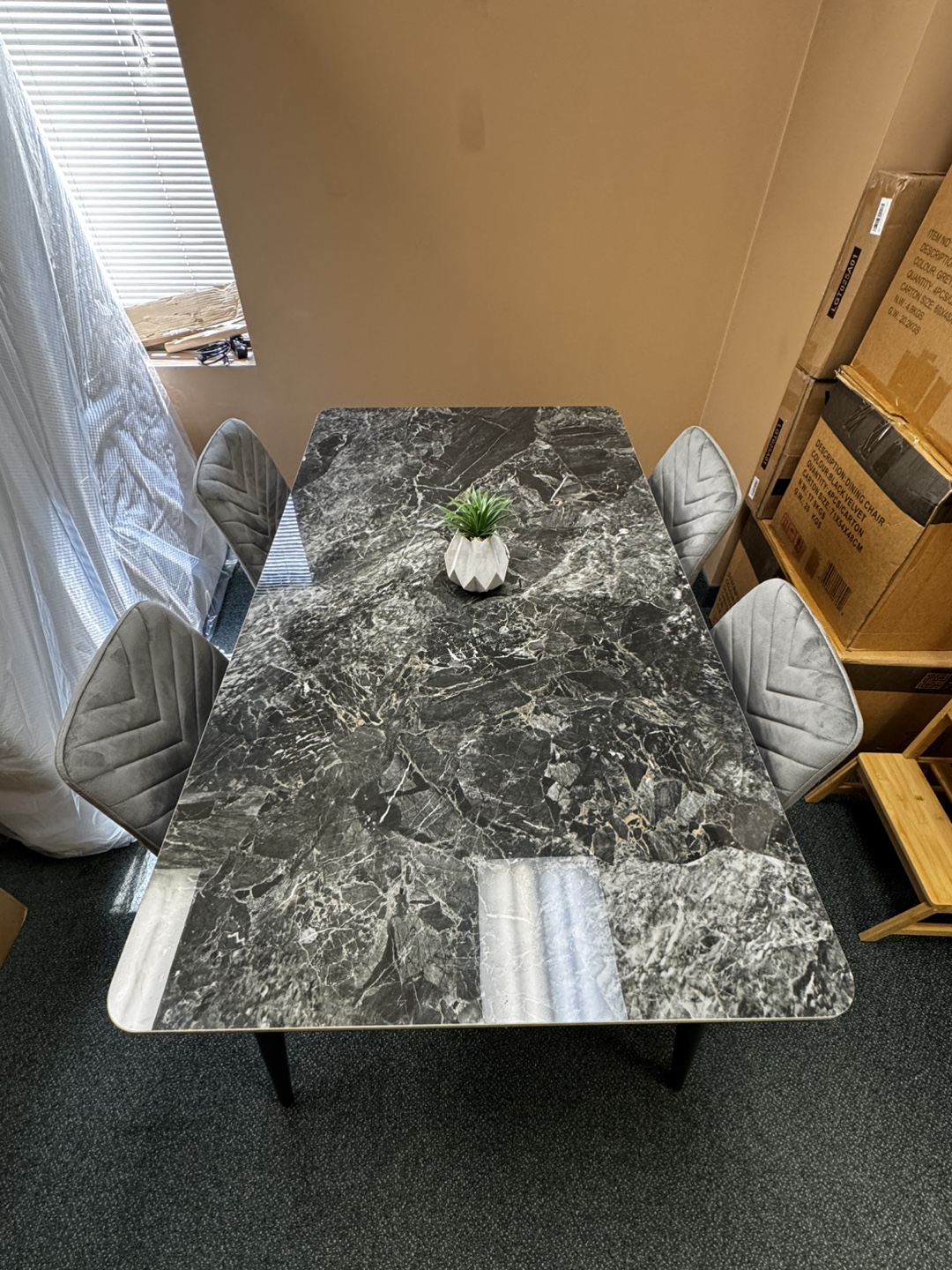 Sintered Stone Dining Table - Floor Model - photo 3