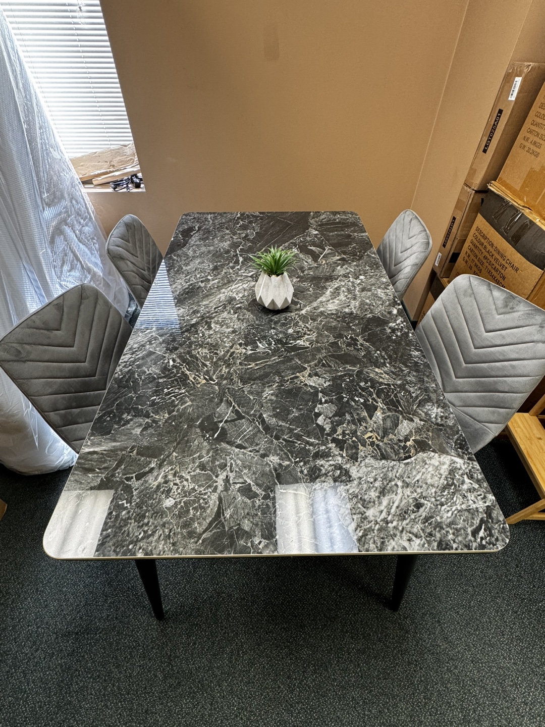 Sintered Stone Dining Table - Floor Model - photo 2