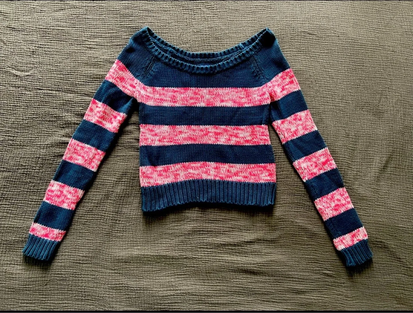 American Eagle Sweater - XS thumbnail