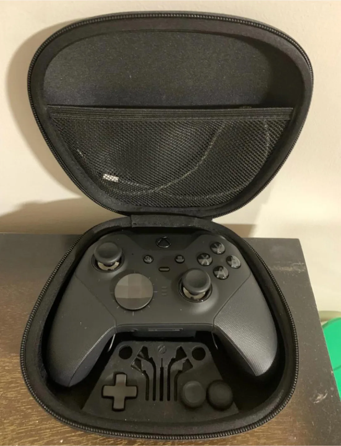 Xbox Elite Series 2 Wireless Controller for Xbox Series XIS / Xb image indicator(2)