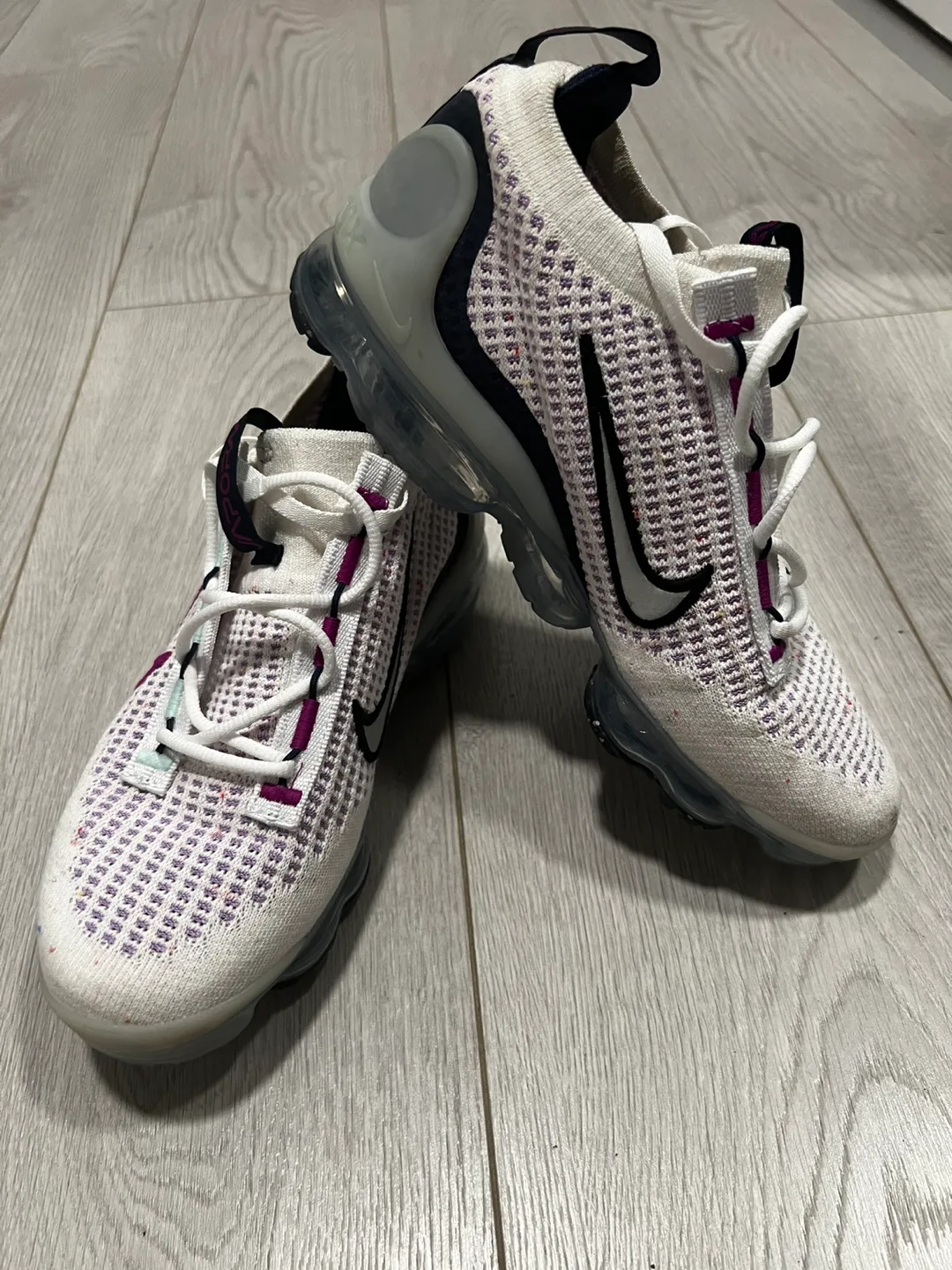 Nike Air Vapormax thumbnail