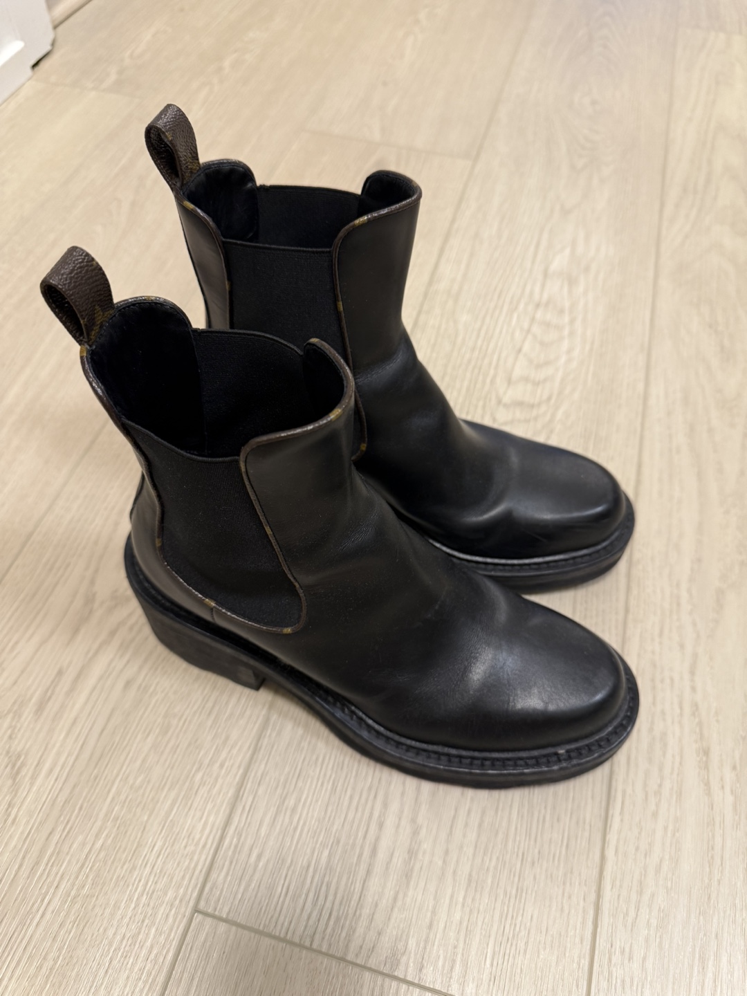 Louis Vuitton Black Leather Chelsea Boots - photo 2