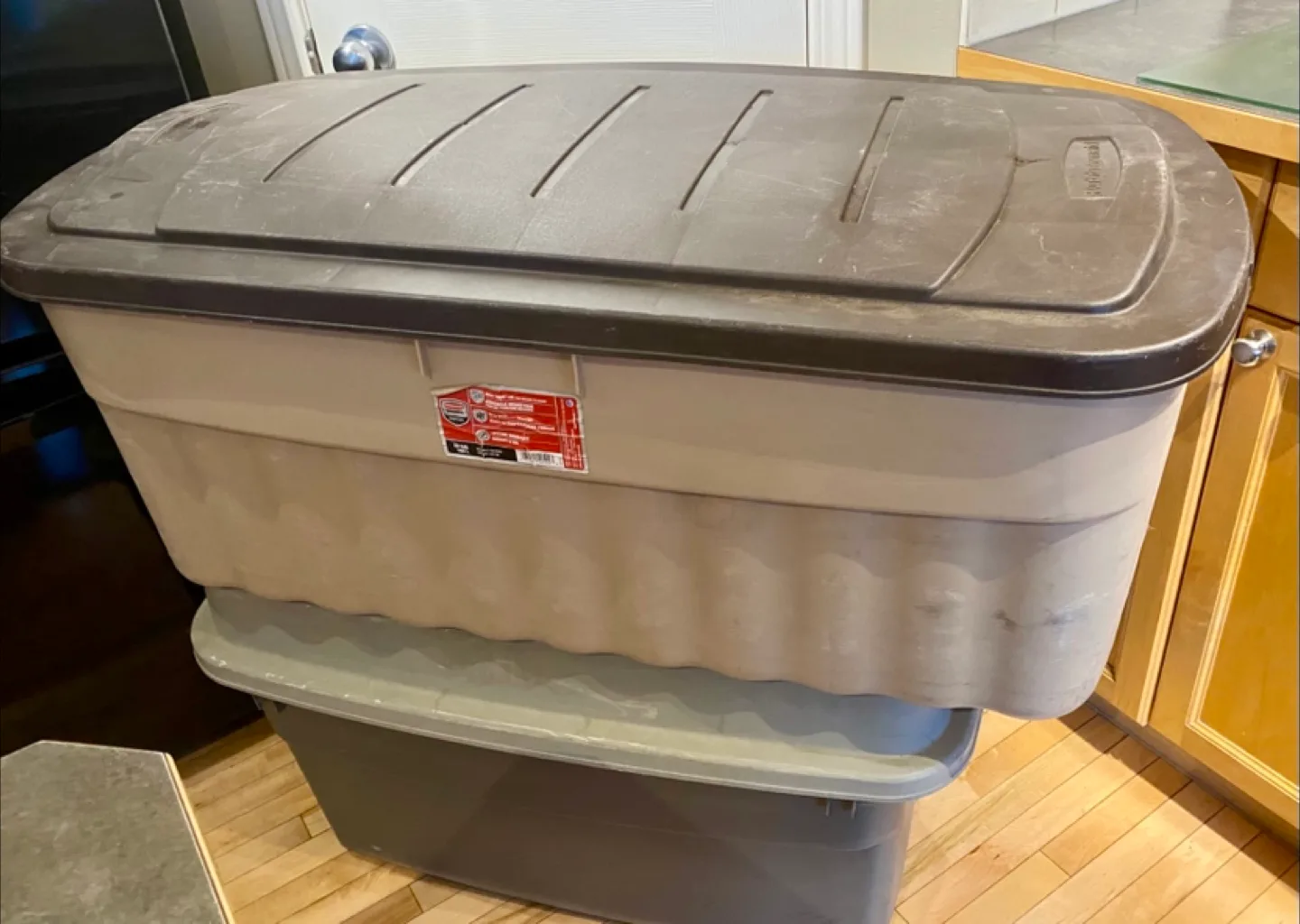 🍁Sterilite & Rubbermaid Storage Totes thumbnail