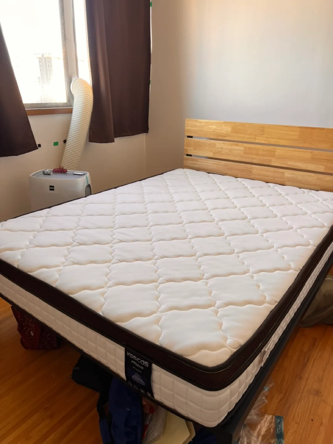 Kescas Queen Mattress - 8 Inch Hybrid Memory Foam thumbnail