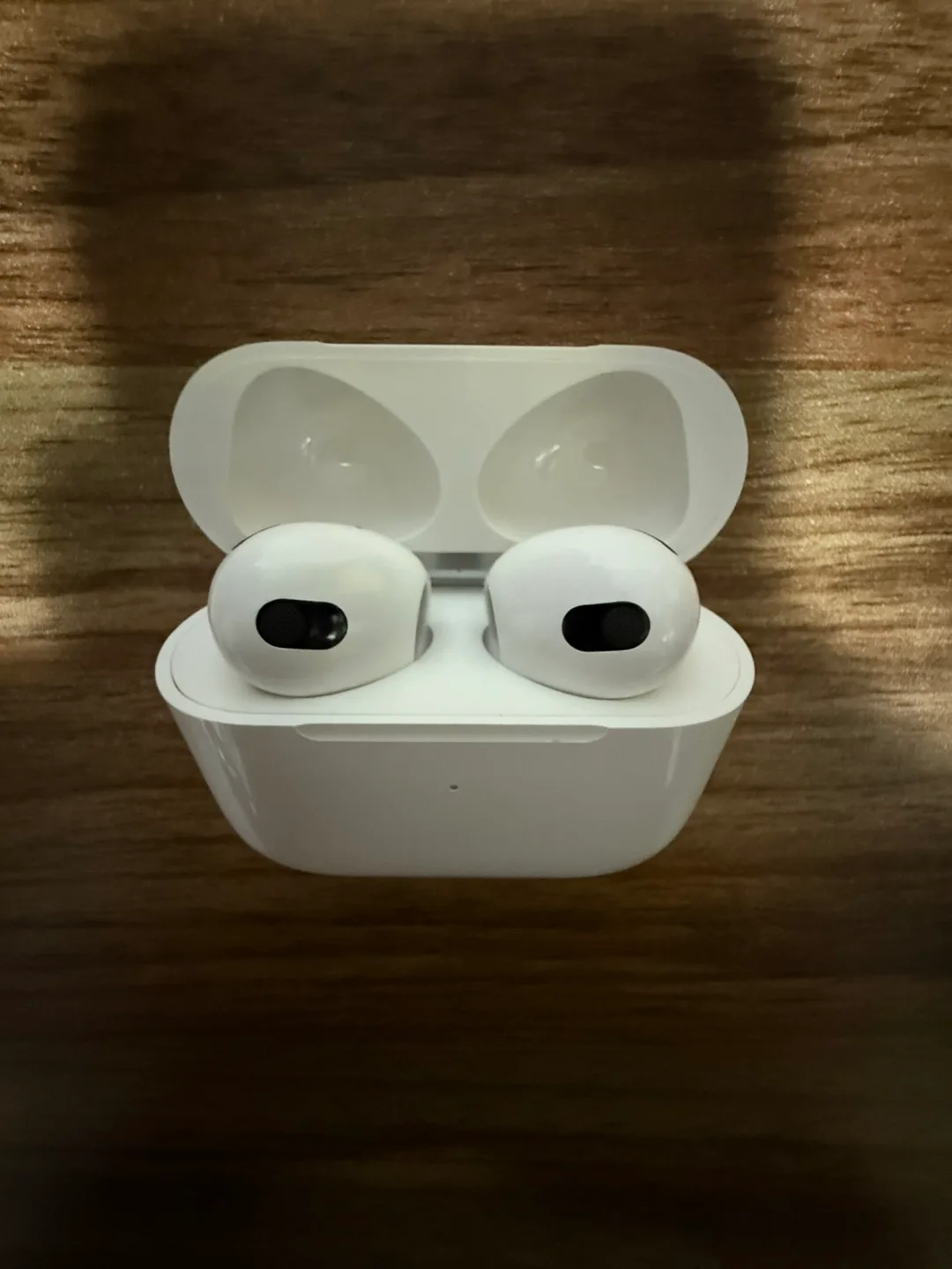 New AirPods 4th generation image indicator(4)