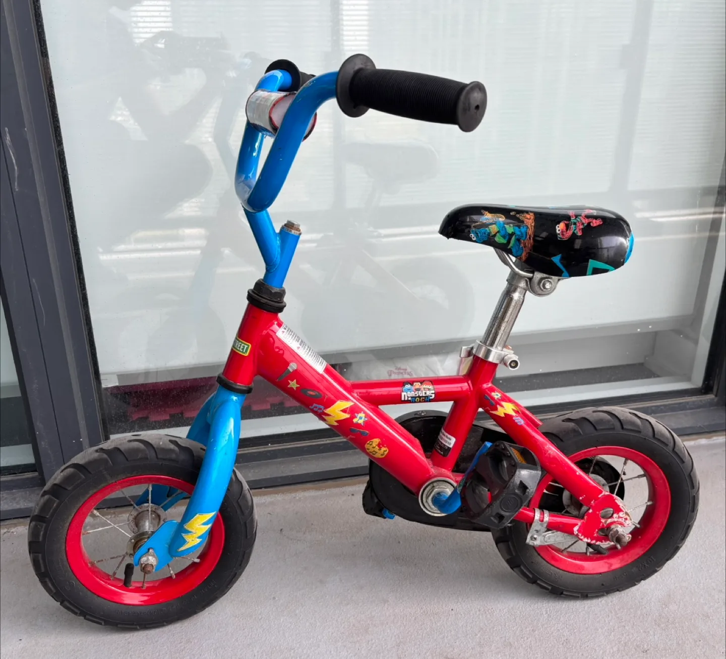 10" Sesame Street Toddler Bike thumbnail