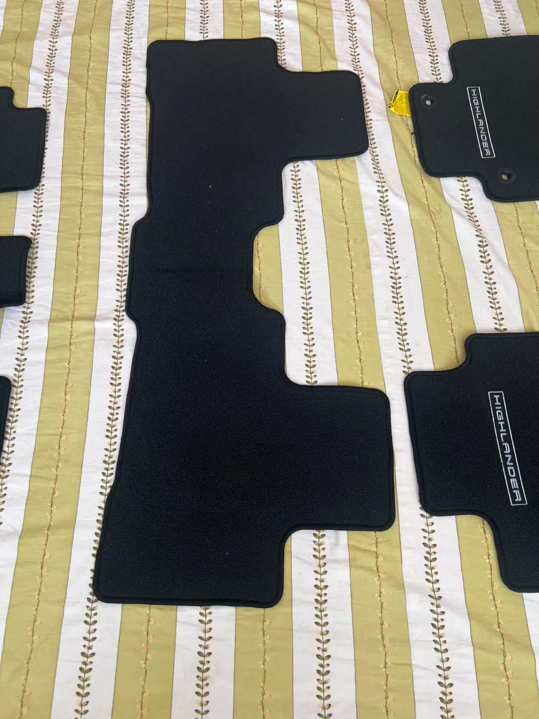 Toyota Highlander Black Floor Mats image indicator(6)