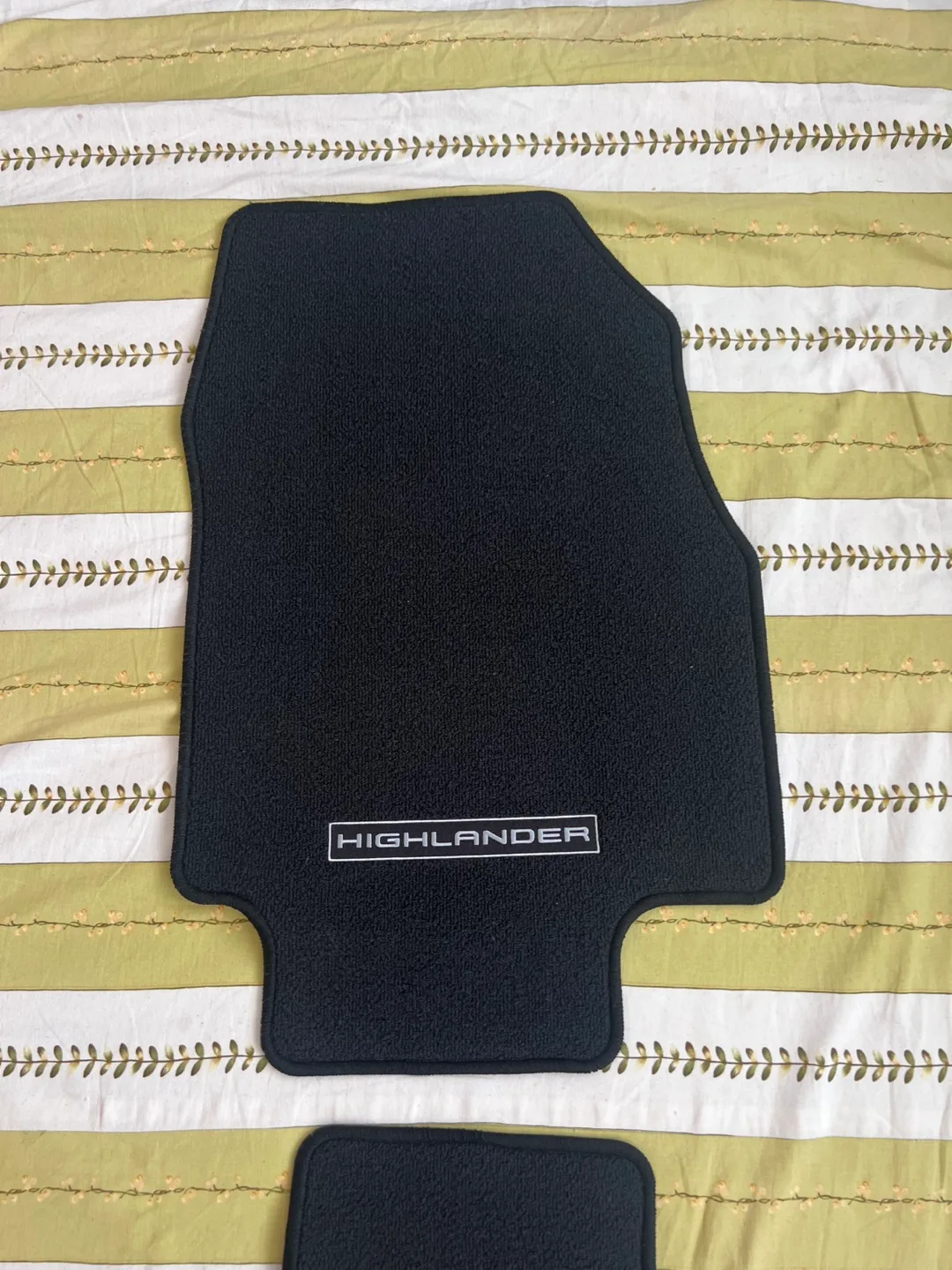 Toyota Highlander Black Floor Mats image indicator(4)