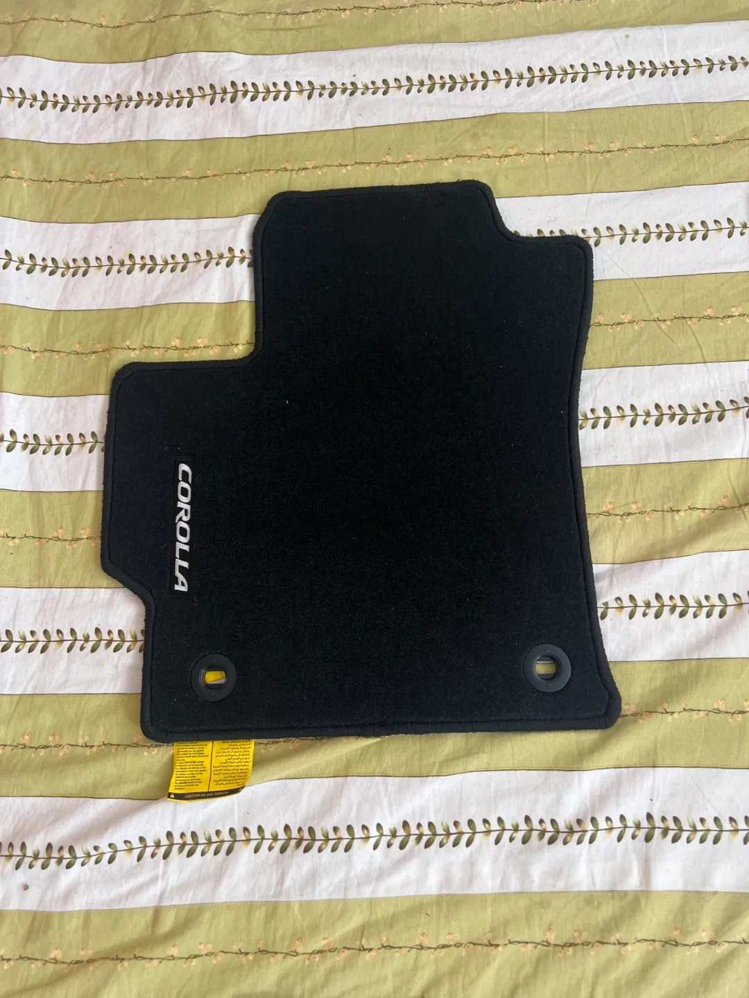 Toyota Corolla Black Floor Mats - Full Set image indicator(2)