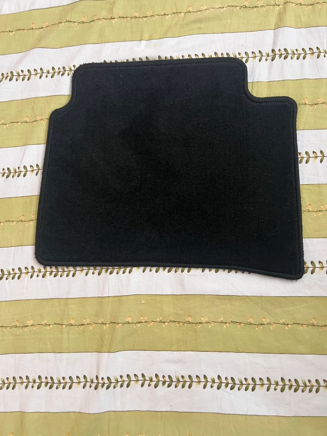 Toyota Corolla Black Floor Mats - Full Set image indicator(4)