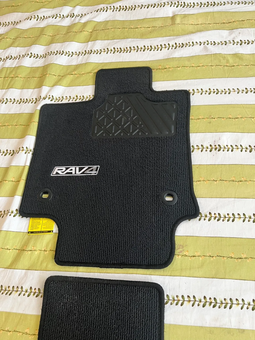 Toyota RAV4 Floor Mats - Black image indicator(3)
