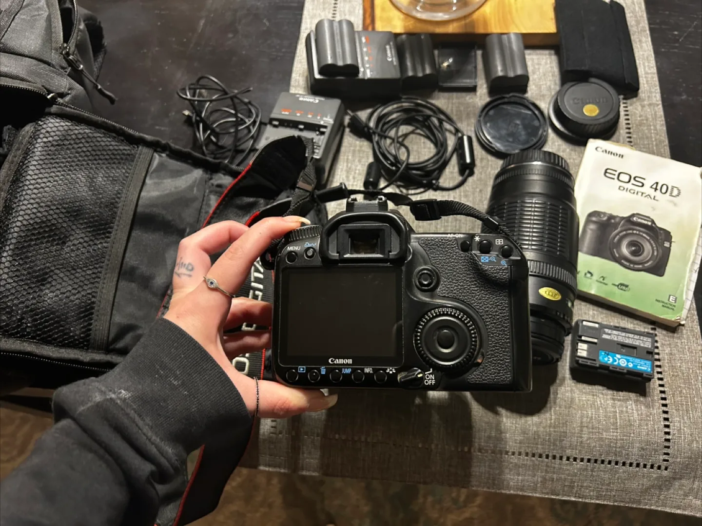 Canon EOS 40D Digital Camera with Lenses & Accessories image indicator(3)